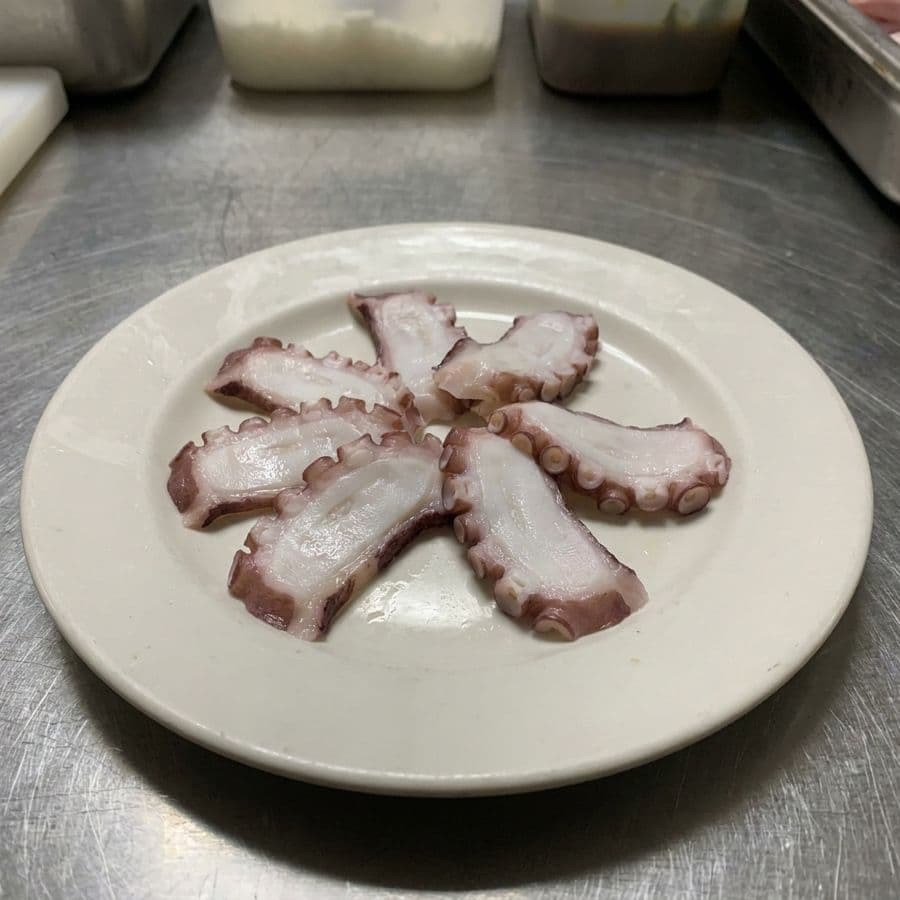 Tako Sashimi (7 pcs)
